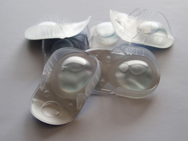 ケースに入っているコンタクトレンズ